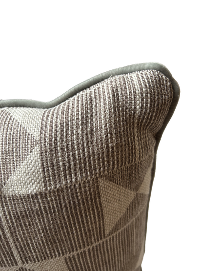 Hoby Cushion